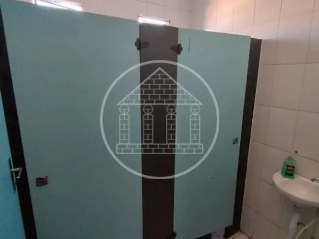 Prédio com 186m², à venda, no bairro Sítio Cocaia em São Paulo