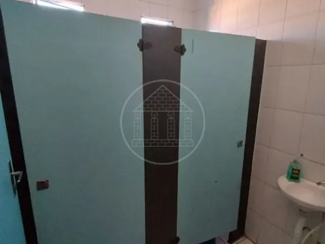 Prédio com 186m², à venda, no bairro Sítio Cocaia em São Paulo