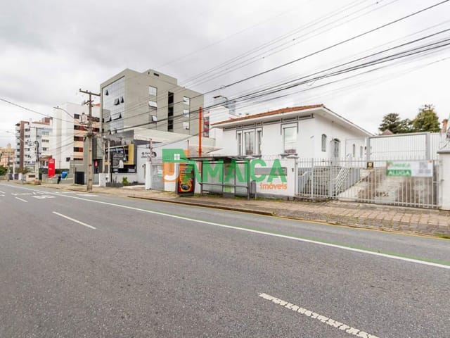 Prédio para alugar, no bairro Centro em Curitiba