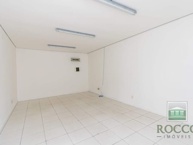 Prédio para alugar, no bairro Centro em Curitiba
