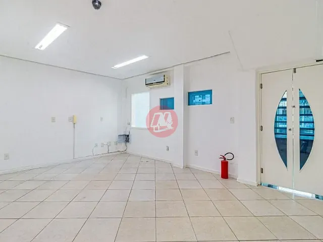 Prédio com 237m², à venda, no bairro Rio Branco em Porto Alegre