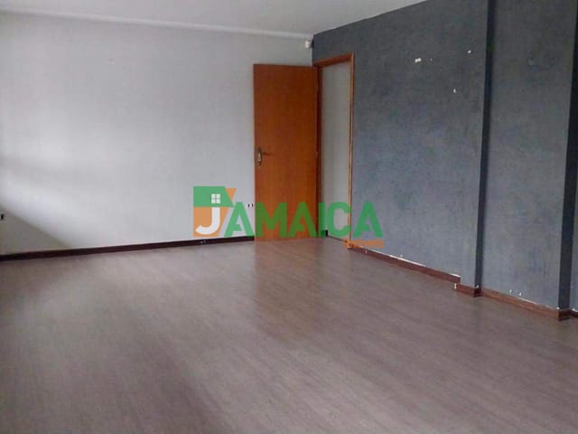 Prédio à venda, no bairro Centro Cívico em Curitiba