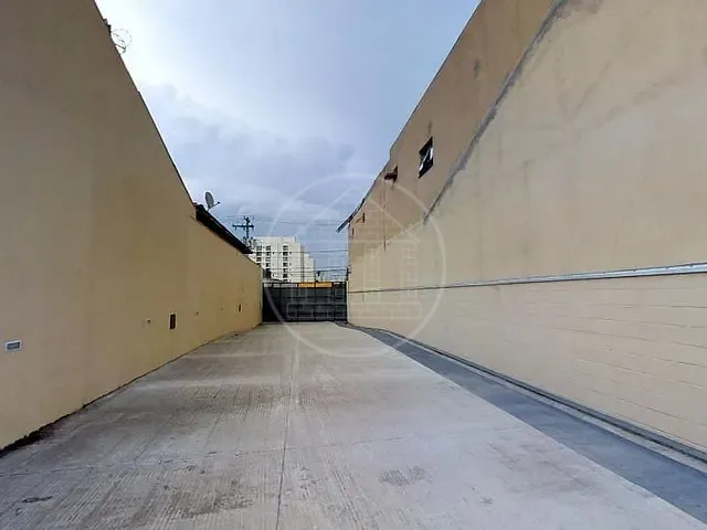 Prédio com 2600m², à venda, no bairro Vila Monumento em São Paulo
