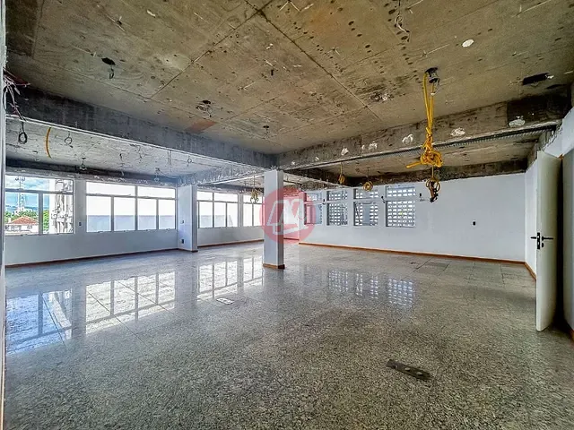 Prédio com 2000m², à venda ou para alugar, no bairro Petrópolis em Porto Alegre