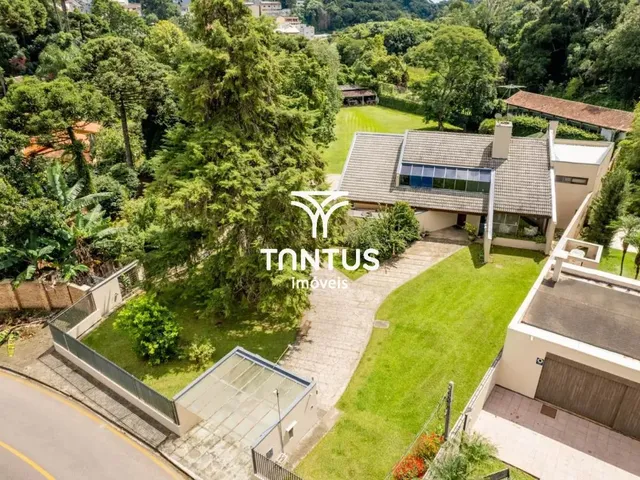 Casa com 2158m² 4 quartos e 7 banheiros, à venda, no bairro São Lourenço em Curitiba