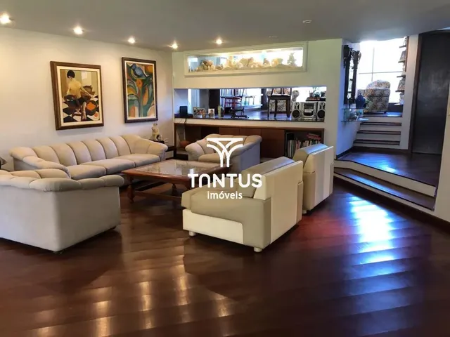 Casa com 2158m² 4 quartos e 7 banheiros, à venda, no bairro São Lourenço em Curitiba