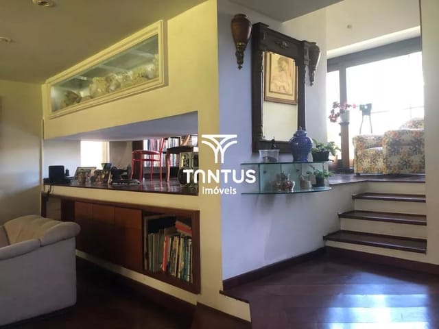 Casa com 2158m² 4 quartos e 7 banheiros, à venda, no bairro São Lourenço em Curitiba