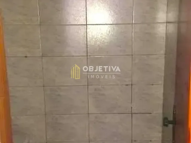 Prédio à venda, no bairro Passo da Areia em Porto Alegre