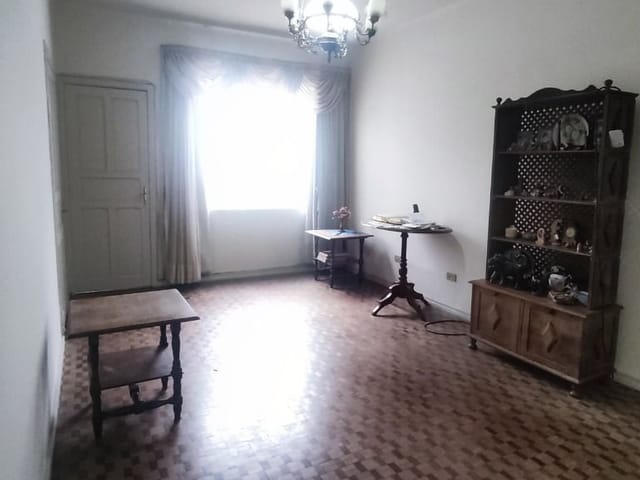 Prédio com 560m² 6 quartos e 3 banheiros, à venda, no bairro Alto da XV em Curitiba