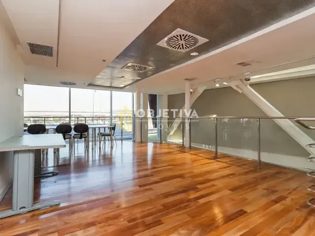 Prédio para alugar, no bairro Anchieta em Porto Alegre