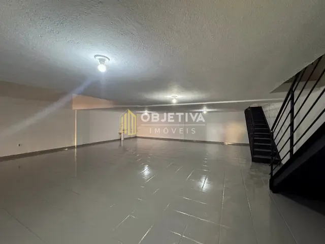 Prédio com 1195m², à venda, no bairro Floresta em Porto Alegre