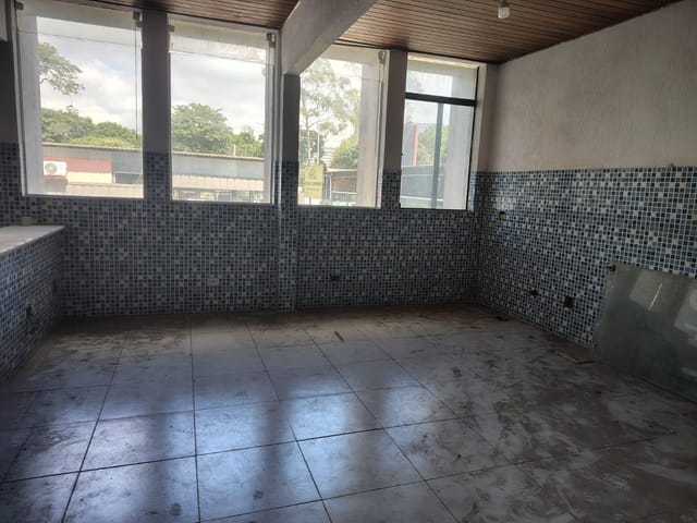 Prédio para alugar, no bairro Jurubatuba em São Paulo