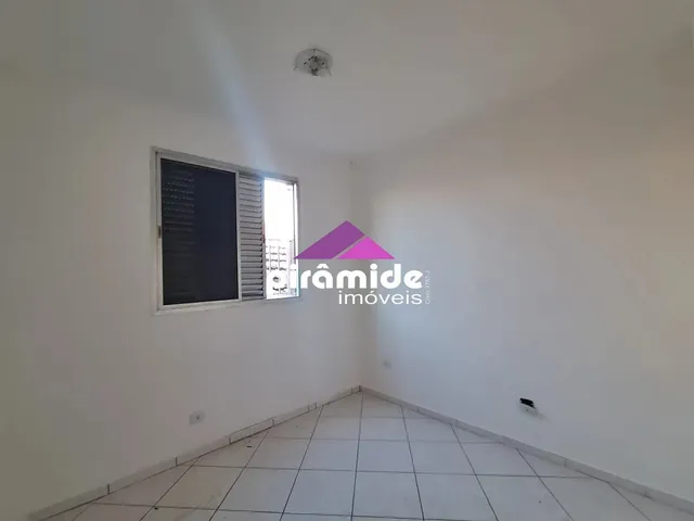 Prédio com 10m² 1 quarto e 2 banheiros, para alugar, no bairro Centro em São José Dos Campos