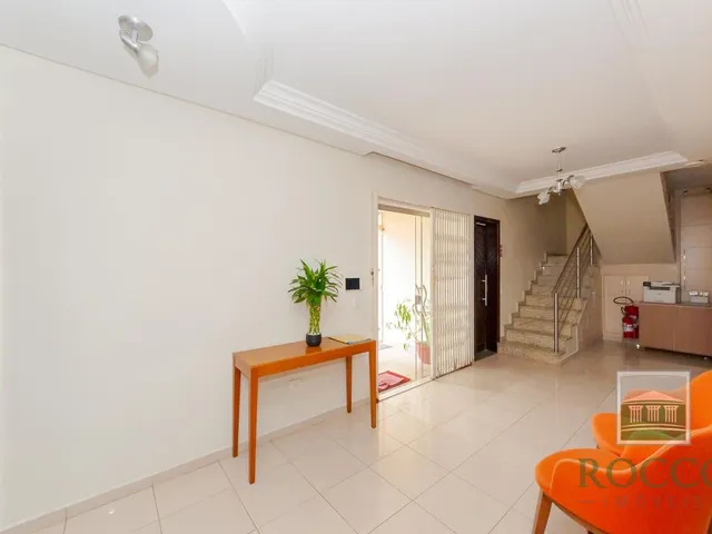 Prédio com 808m², à venda, no bairro Ahú em Curitiba