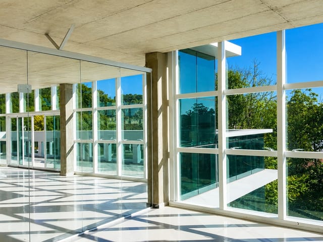 Prédio com 4209m², para alugar, no bairro Centro Cívico em Curitiba