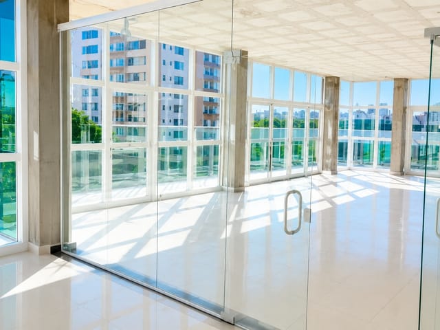 Prédio com 4209m², para alugar, no bairro Centro Cívico em Curitiba