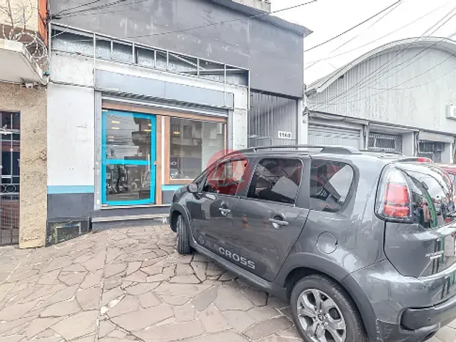 Prédio com 474m², para alugar, no bairro Azenha em Porto Alegre