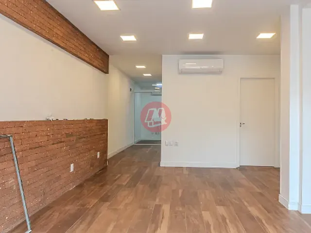 Prédio com 474m², para alugar, no bairro Azenha em Porto Alegre