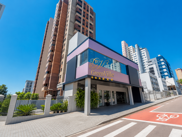 Prédio com 460m², à venda, no bairro Cabral em Curitiba