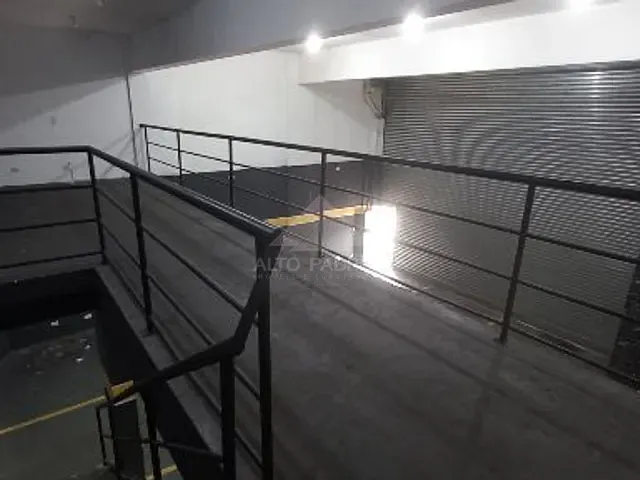 Prédio com 220m², à venda, no bairro Vila Nossa Senhora das Vitórias em Mauá