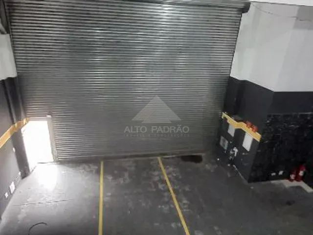 Prédio com 220m², à venda, no bairro Vila Nossa Senhora das Vitórias em Mauá