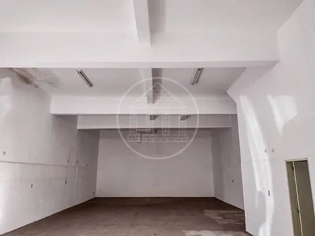 Prédio com 230m², para alugar, no bairro Jardim São Bernardo em São Paulo