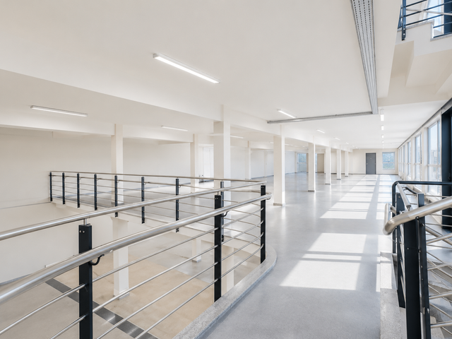 Prédio com 1665m², para alugar, no bairro Centro em Curitiba