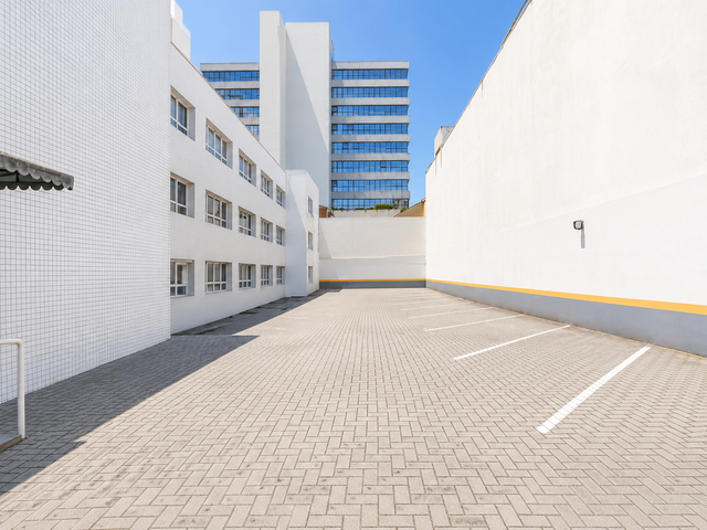 Prédio com 1665m², para alugar, no bairro Centro em Curitiba