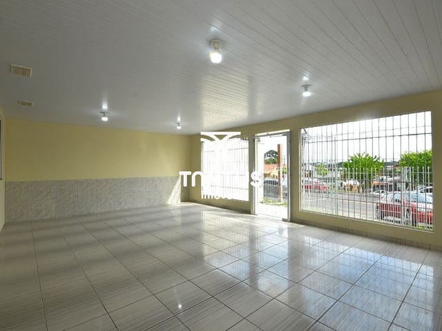 Prédio para alugar, no bairro Barreirinha em Curitiba