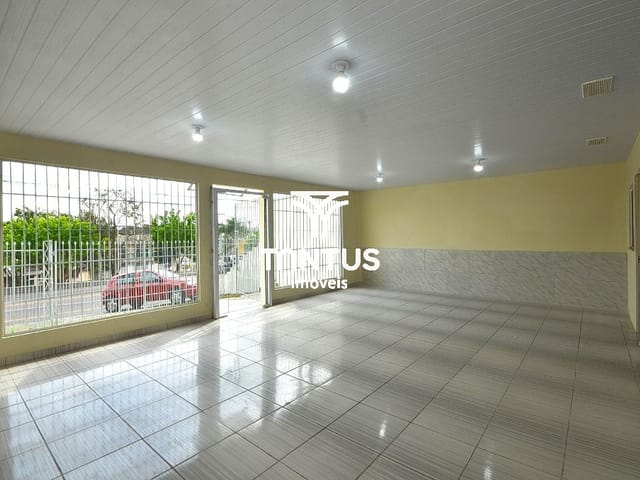 Prédio para alugar, no bairro Barreirinha em Curitiba