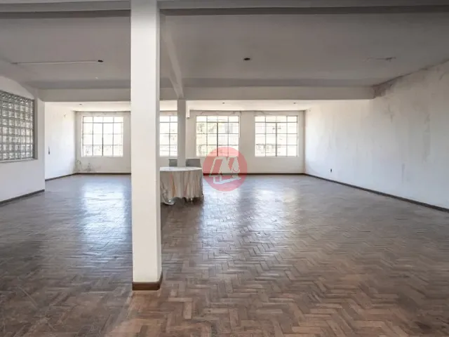 Prédio com 336m², para alugar, no bairro São Geraldo em Porto Alegre
