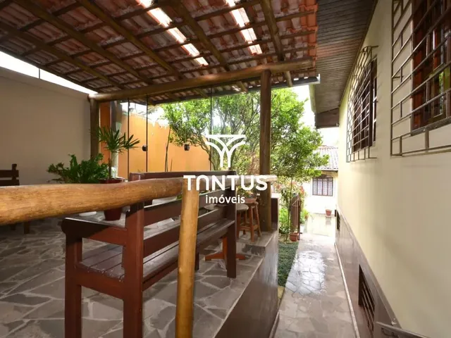 Prédio com 495m², à venda, no bairro Bacacheri em Curitiba