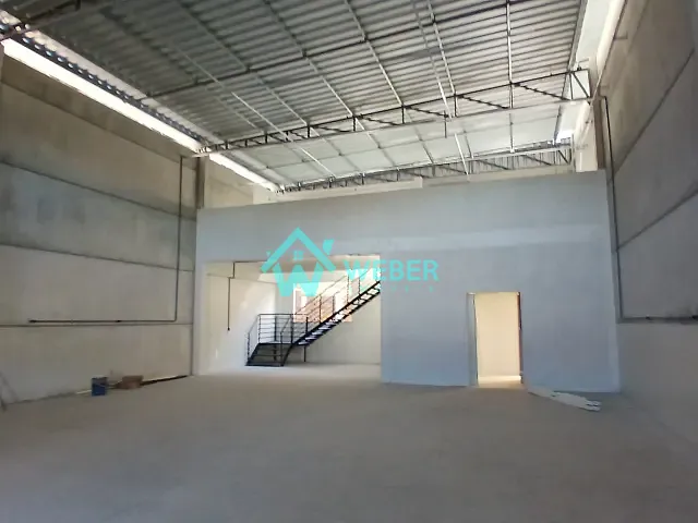 Prédio para alugar, no bairro Vila Nova em Novo Hamburgo
