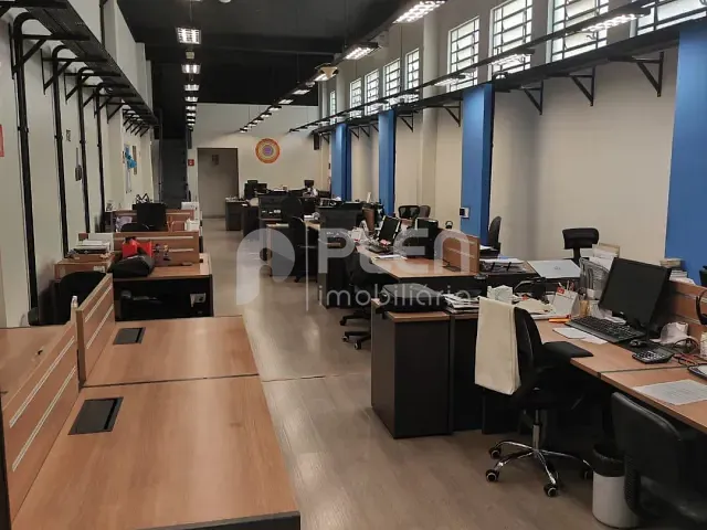 Prédio à venda, no bairro Santana em São Paulo