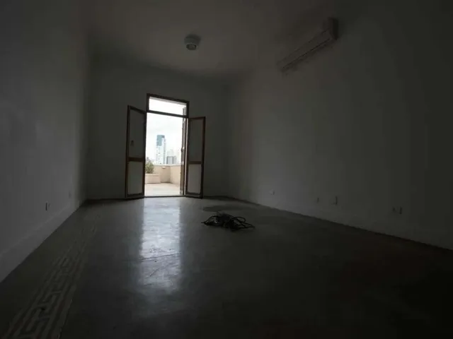 Prédio com 1100m², à venda, no bairro Vila Olímpia em São Paulo