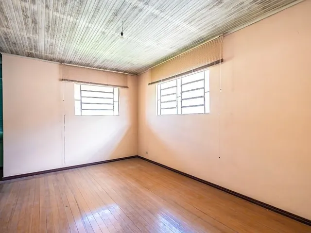 Prédio com 460m², para alugar, no bairro Campina do Siqueira em Curitiba
