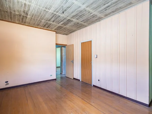 Prédio com 460m², para alugar, no bairro Campina do Siqueira em Curitiba