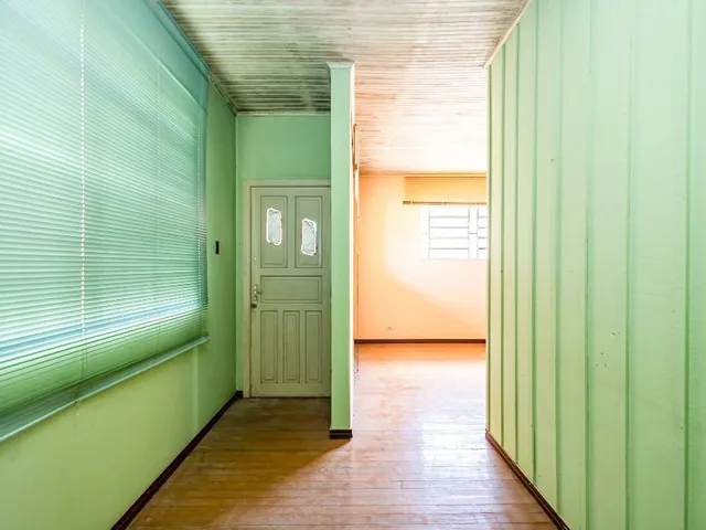 Prédio com 460m², para alugar, no bairro Campina do Siqueira em Curitiba