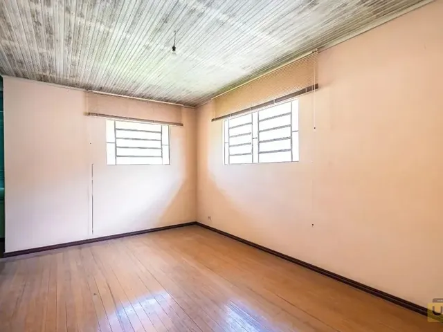Prédio com 460m², para alugar, no bairro Campina do Siqueira em Curitiba