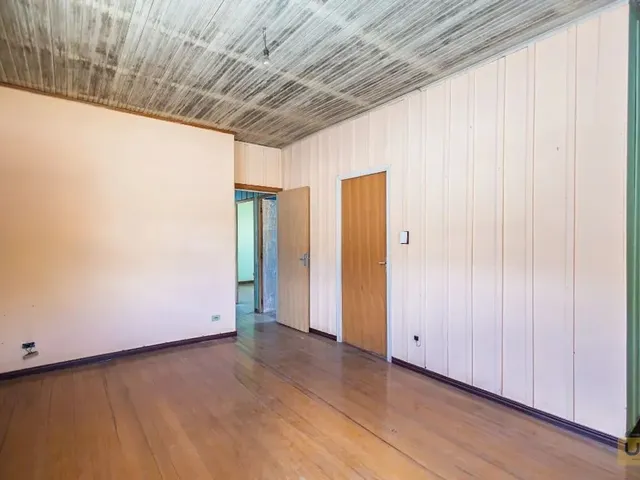 Prédio com 460m², para alugar, no bairro Campina do Siqueira em Curitiba