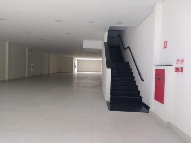 Prédio com 980m², para alugar, no bairro Vila Gomes Cardim em São Paulo