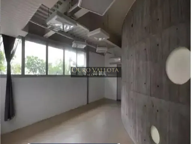 Prédio com 1673m², para alugar, no bairro Barra Funda em São Paulo