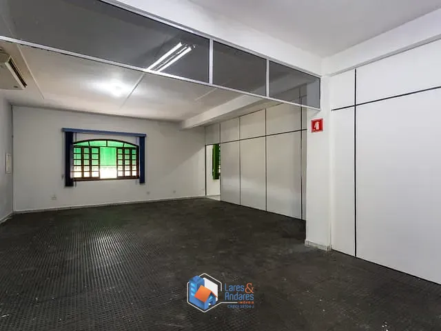 Prédio com 282m², à venda, no bairro Parque Maria Domitila em São Paulo