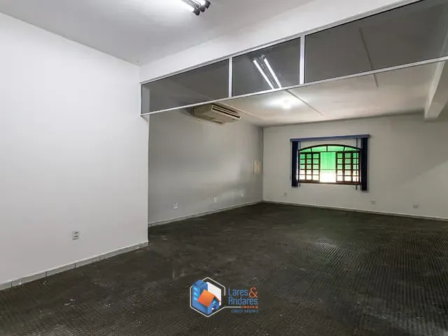 Prédio com 282m², à venda, no bairro Parque Maria Domitila em São Paulo