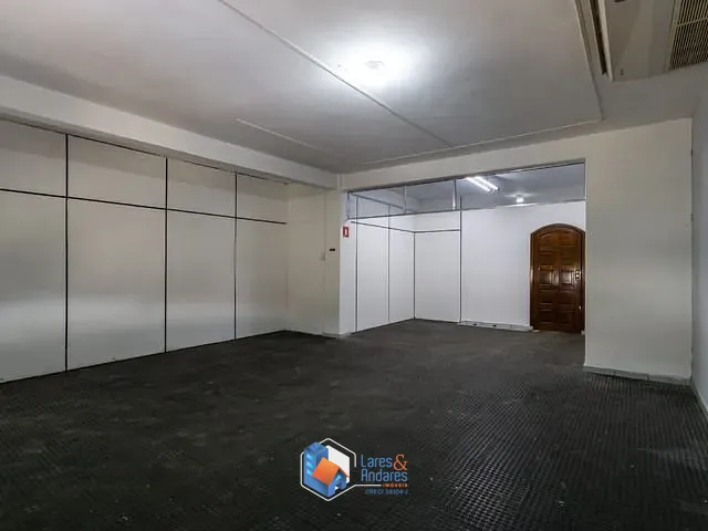 Prédio com 282m², à venda, no bairro Parque Maria Domitila em São Paulo