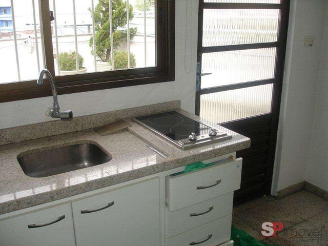 Prédio com 350m², para alugar, no bairro Santana em São Paulo