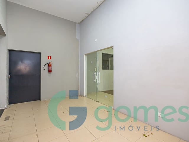 Prédio com 560m² 1 quarto e 3 banheiros, à venda, no bairro Guaíra em Curitiba