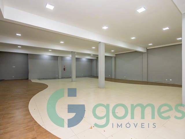 Prédio com 560m² 1 quarto e 3 banheiros, à venda, no bairro Guaíra em Curitiba