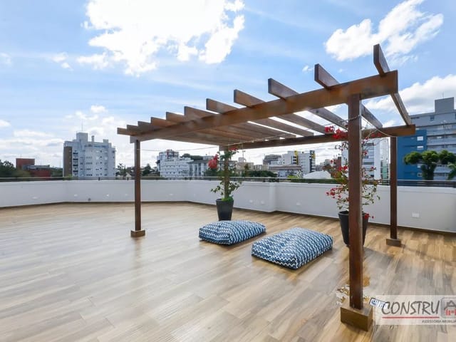 Prédio à venda, no bairro Ahú em Curitiba