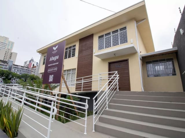 Prédio com 735m², para alugar, no bairro Bigorrilho em Curitiba